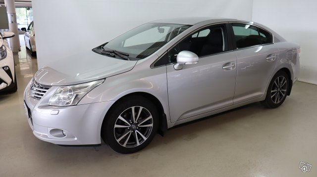 Toyota AVENSIS 2