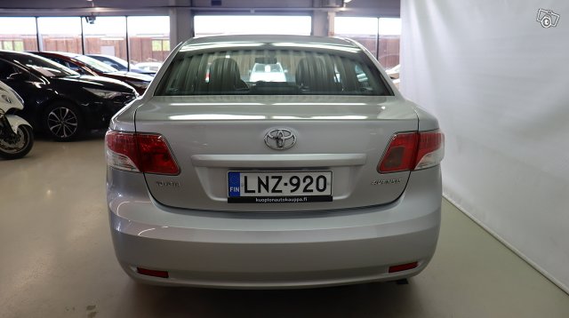 Toyota AVENSIS 4