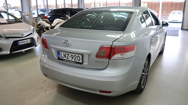 Toyota AVENSIS 5