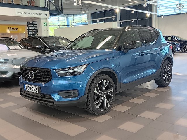 VOLVO XC40