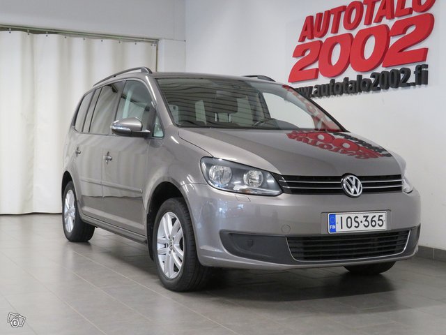 Volkswagen Touran 1