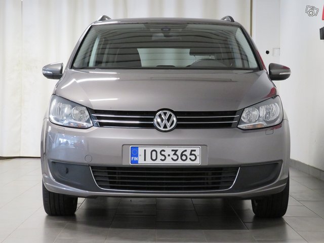 Volkswagen Touran 2