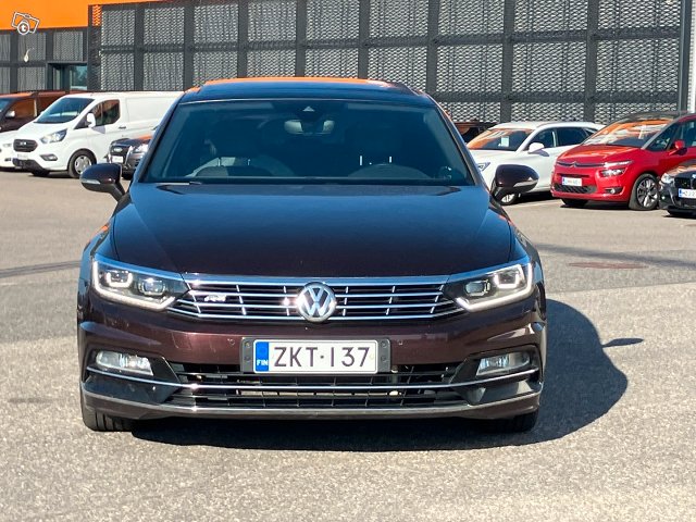 Volkswagen Passat 2