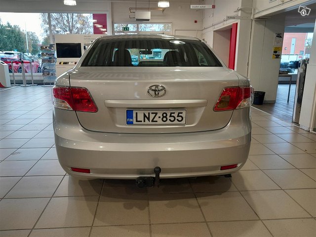 TOYOTA Avensis 7