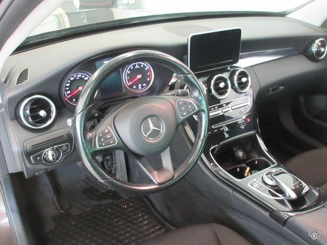 MERCEDES-BENZ C 9