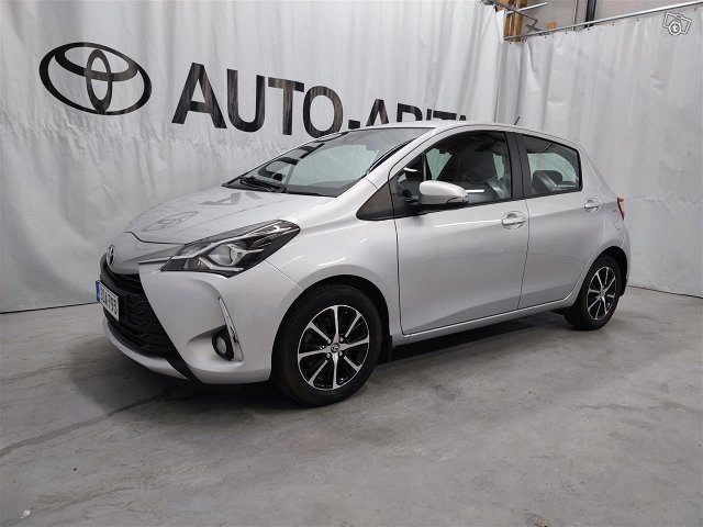 Toyota Yaris 1