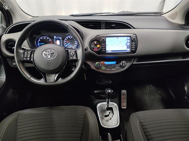 Toyota Yaris 14