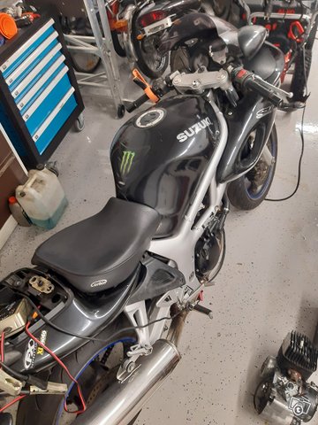 Suzuki sv 650 1