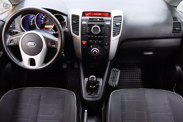 Kia Venga 15