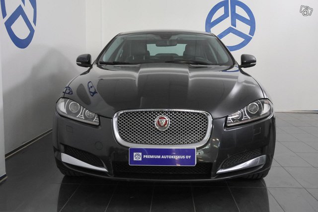 Jaguar XF 24