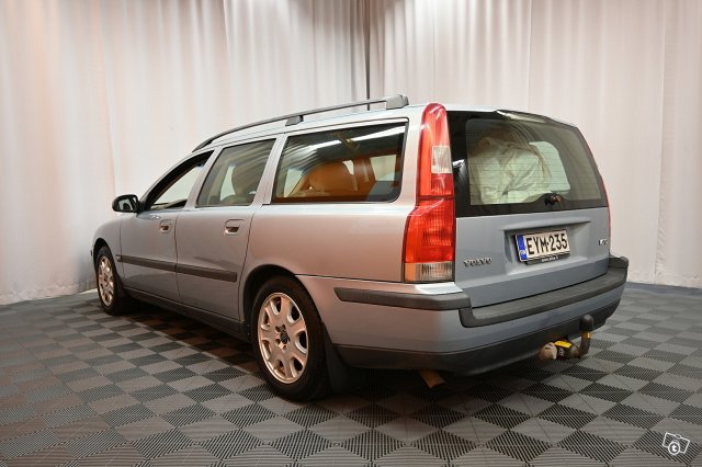 Volvo V70 4