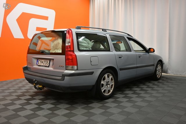 Volvo V70 6