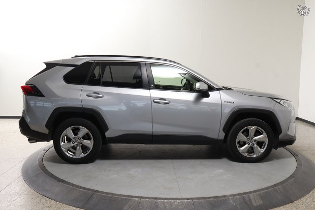 TOYOTA RAV4 4