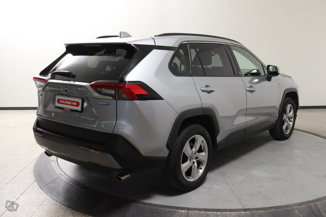 TOYOTA RAV4 5