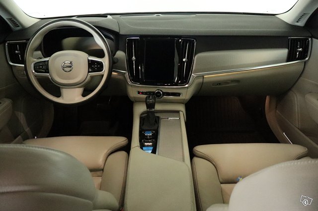 Volvo S90 9