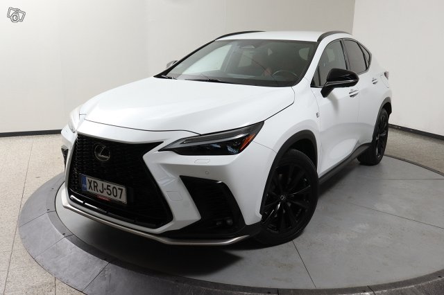 Lexus NX 1