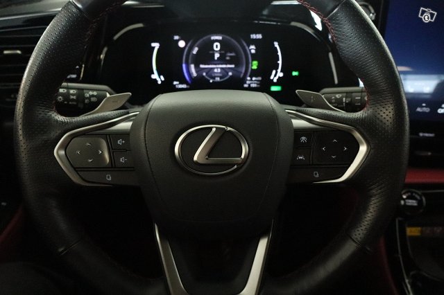 Lexus NX 11