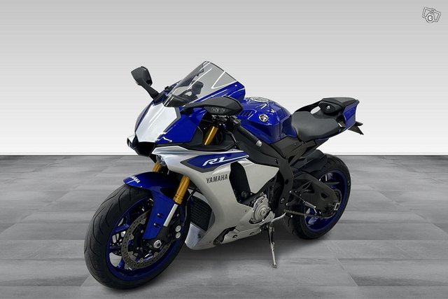 Yamaha YZF-R1 8