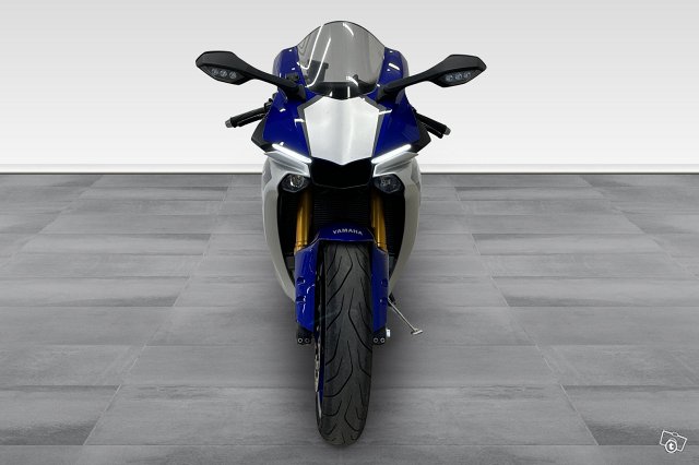 Yamaha YZF-R1 9