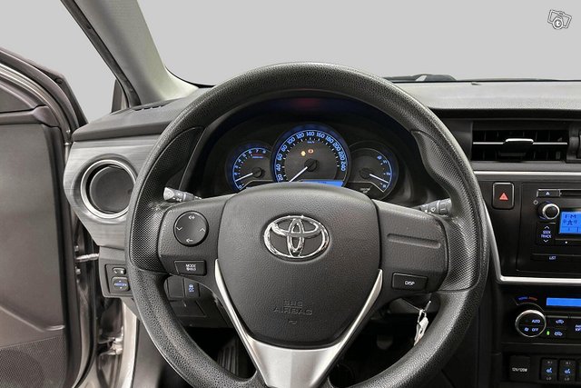 Toyota Auris 18