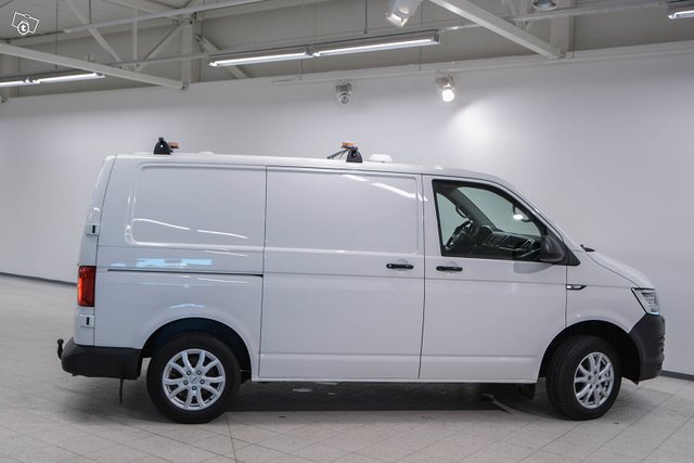 VOLKSWAGEN TRANSPORTER 4