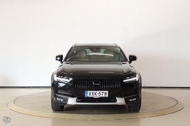 Volvo V90 Cross Country 2