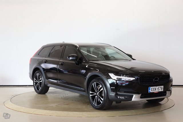 Volvo V90 Cross Country 3