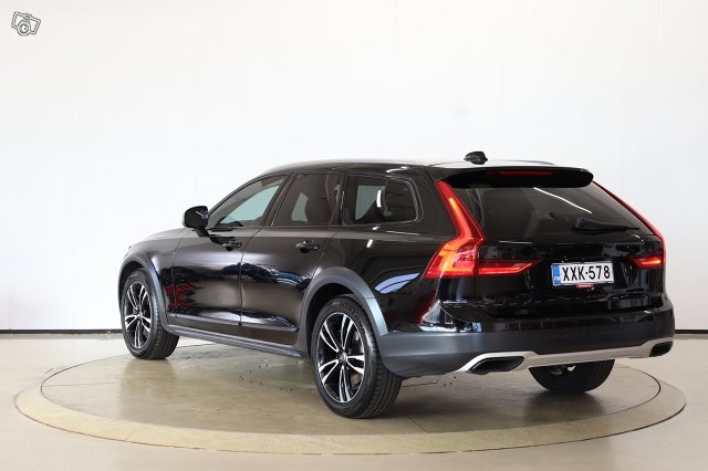 Volvo V90 Cross Country 7