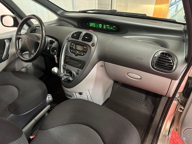 Citroen Xsara Picasso 16