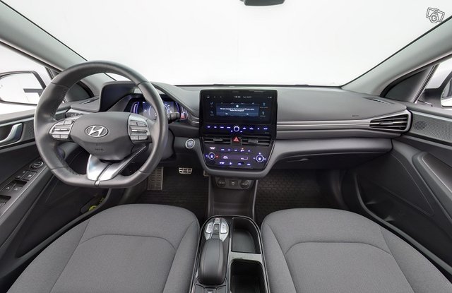 HYUNDAI IONIQ ELECTRIC 11