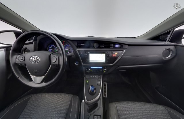 Toyota Auris 11