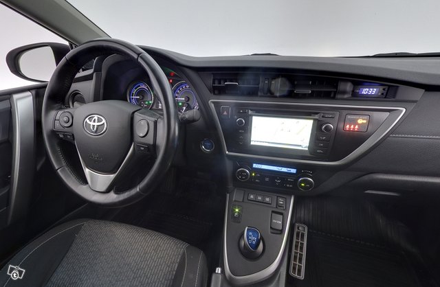 Toyota Auris 12