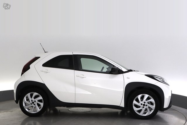 Toyota Aygo X 6