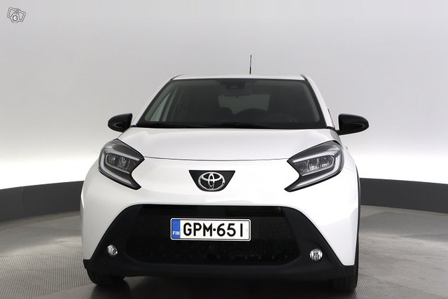 Toyota Aygo X 8