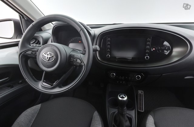 Toyota Aygo X 11