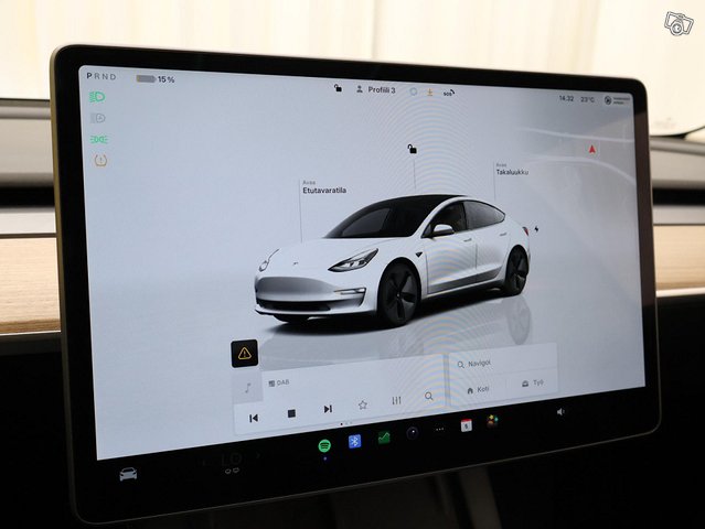 Tesla Model 3 5