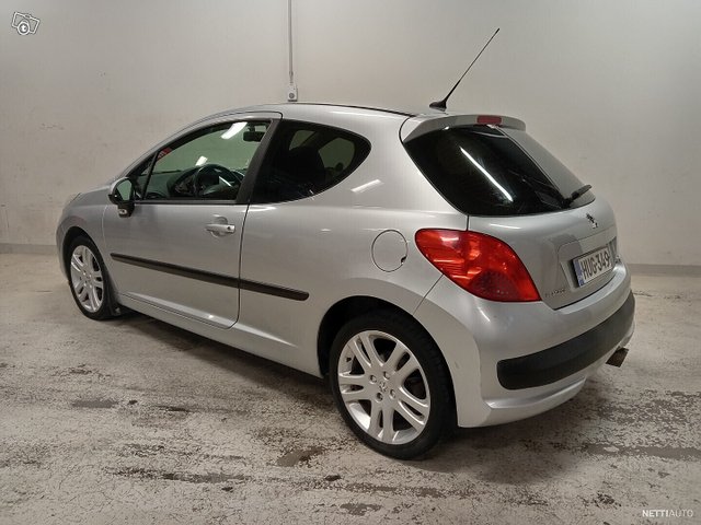 Peugeot 207 5