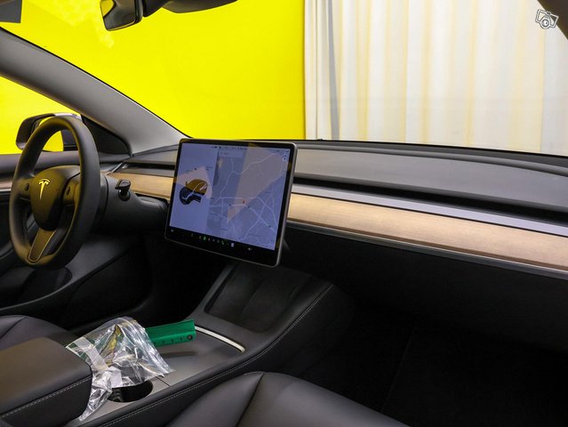 Tesla Model 3 12