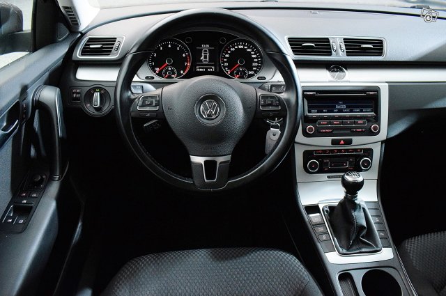 Volkswagen Passat 11