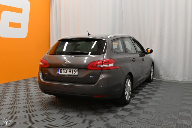 Peugeot 308 7