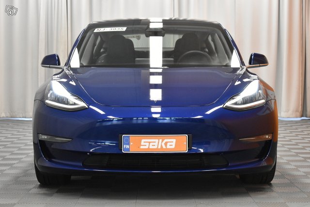 Tesla Model 3 2