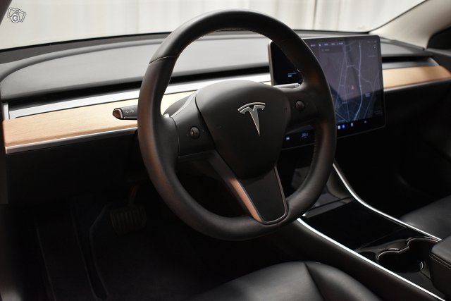 Tesla Model 3 13