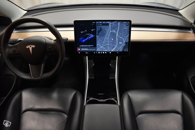 Tesla Model 3 14