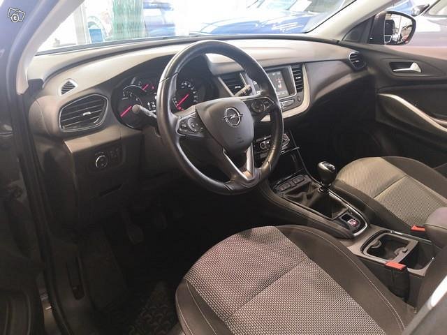 OPEL Grandland X 16