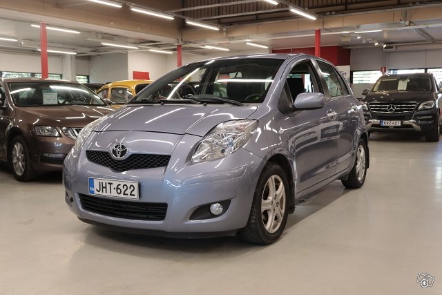 Toyota Yaris 1