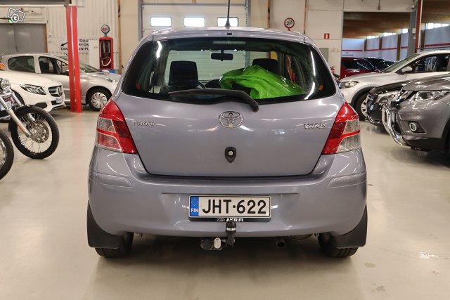 Toyota Yaris 5