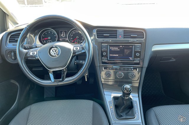 VOLKSWAGEN GOLF 7