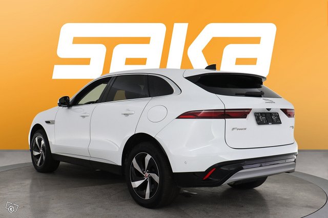 Jaguar F-PACE 5