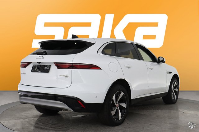 Jaguar F-PACE 8