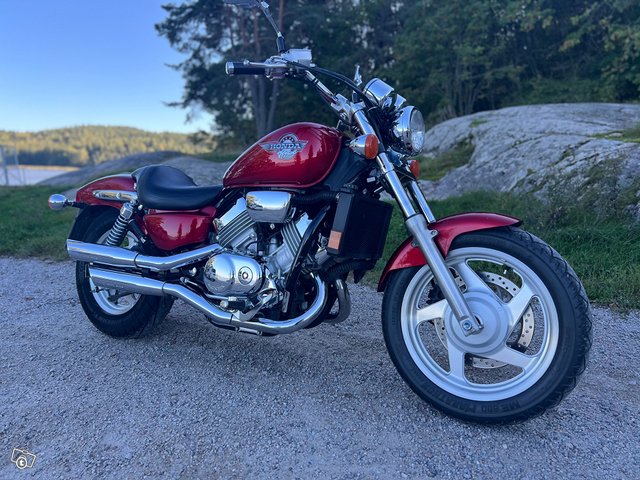 Honda VF 750 Magna 3